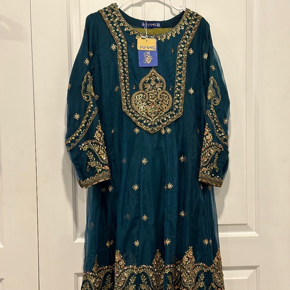 BRAND NEW 3PC SHALWAR KAMEEZ - Picture 1 of 4